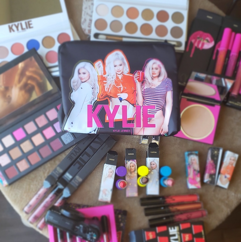 Kylie 21st BIRTHDAY Mega makeup collectio + more..